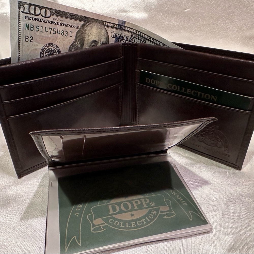 Dopp Dark Brown Leather Bifold Wallet & Card Holder - New in Box
